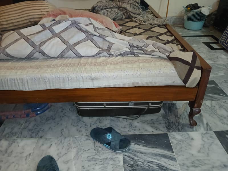 2 single Bed 0