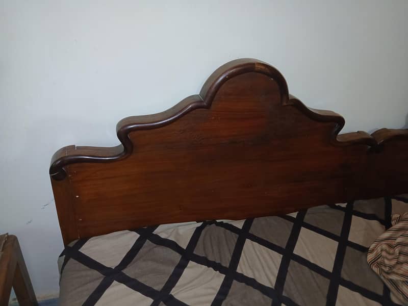 2 single Bed 3