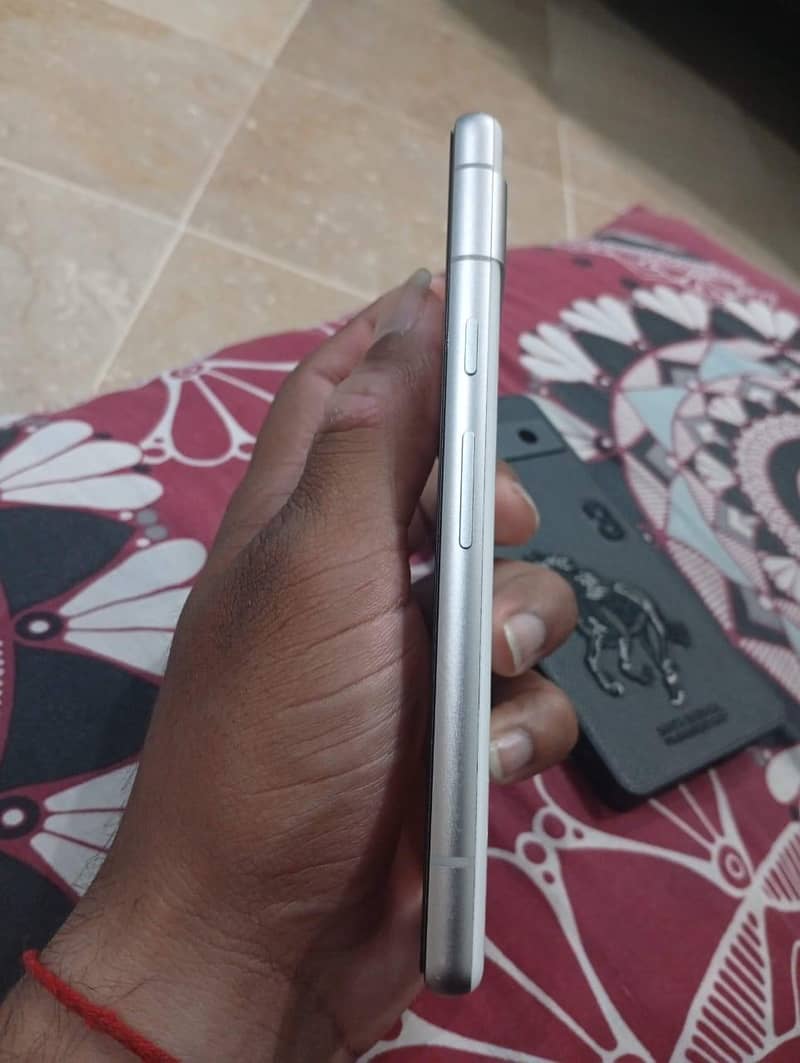 Google Pixel 7a 4