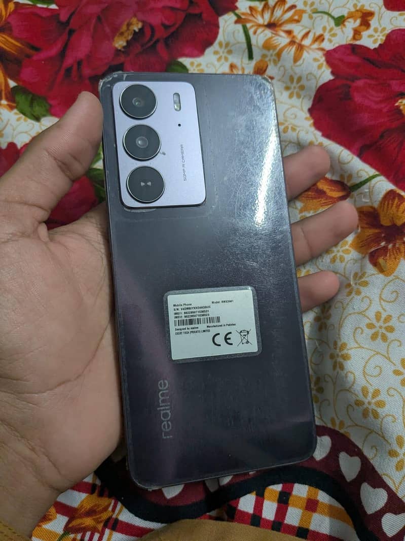 Realme C75 1