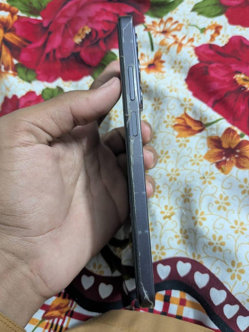 Realme C75 4