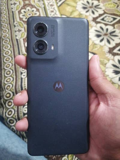 Motorola Edge screen finger camera mobile
