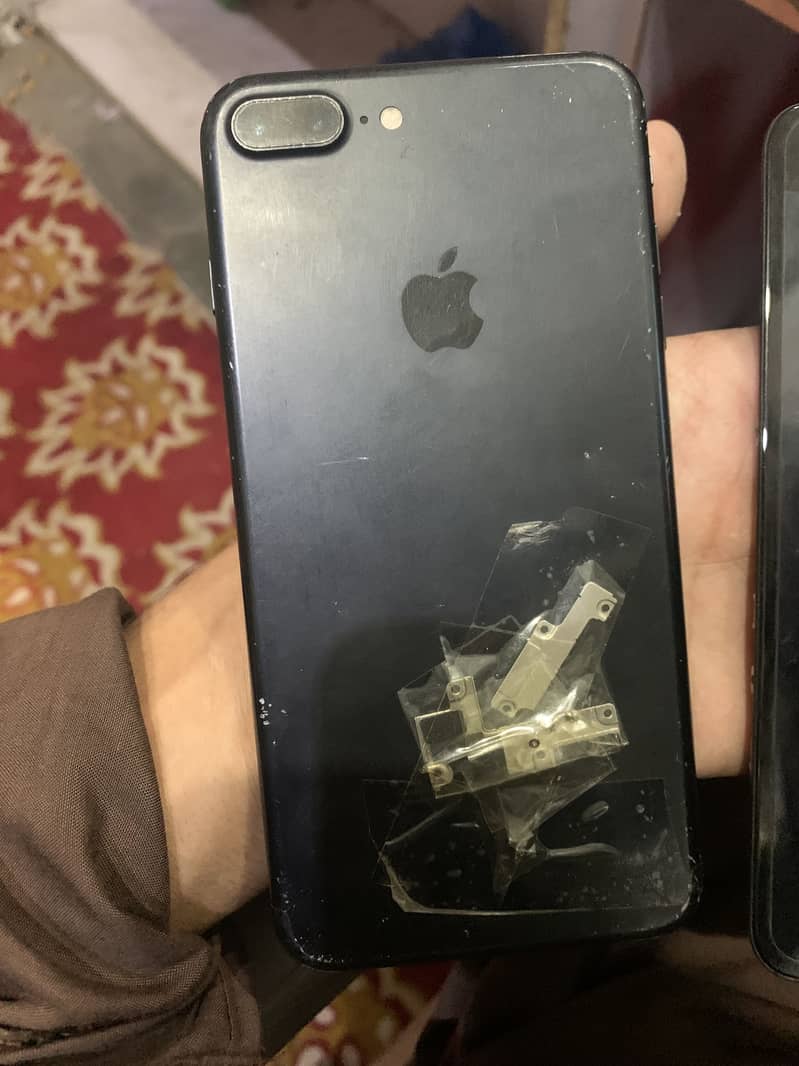 Apple iPhone 7 Plus 2