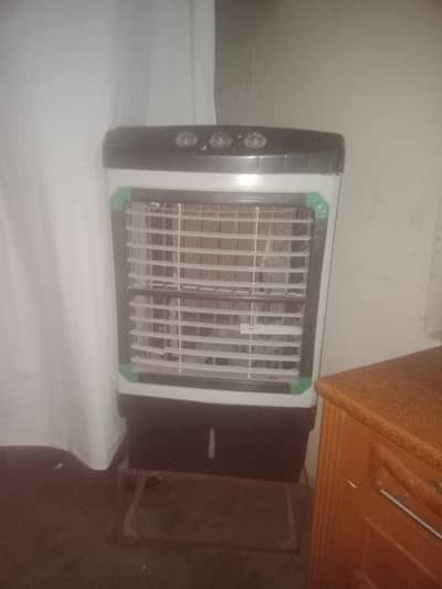 12 v kay cooler ki Khali body