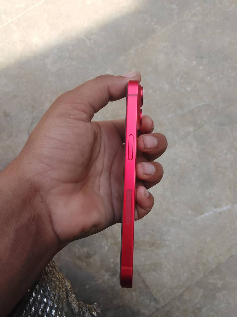 Apple iPhone 14 4