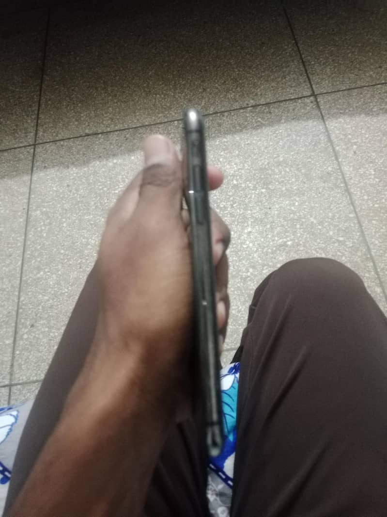 Apple iPhone X 2