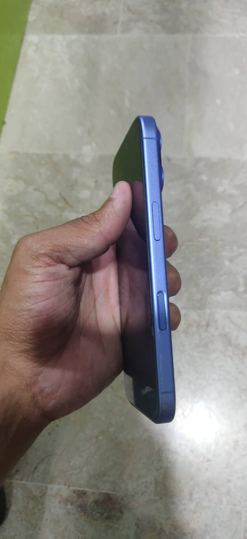 Apple iPhone 16 2