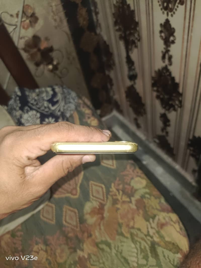 Apple iPhone 11 3