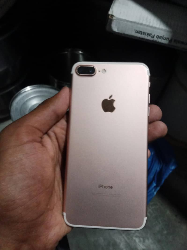 Apple iPhone 7 Plus 0