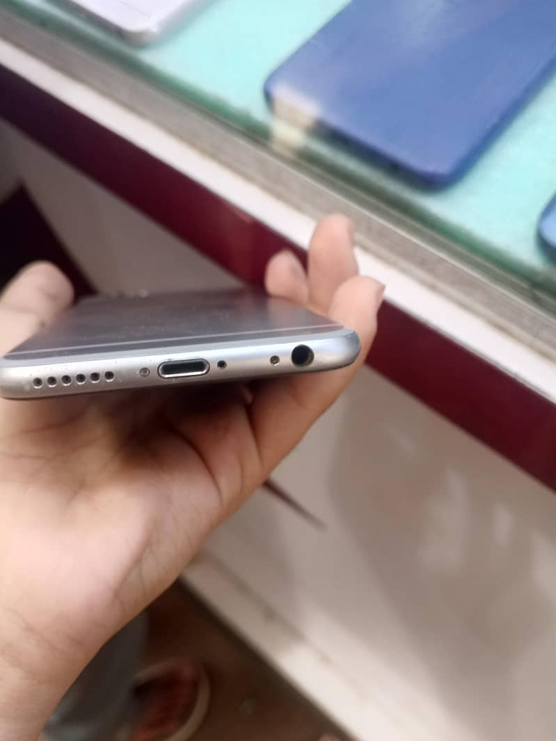 Apple iPhone 6 4