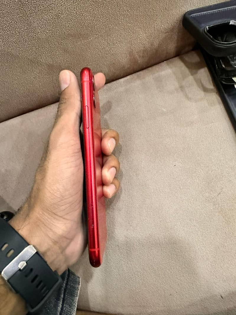 Apple iPhone 11 3
