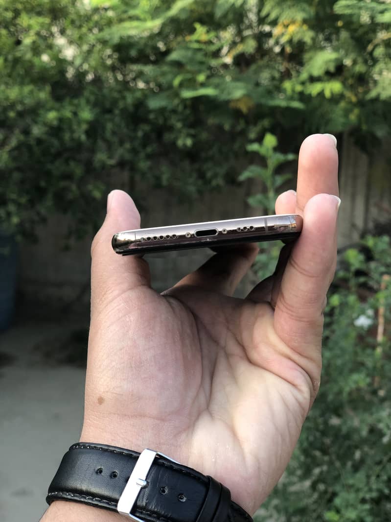 iPhone xs 3