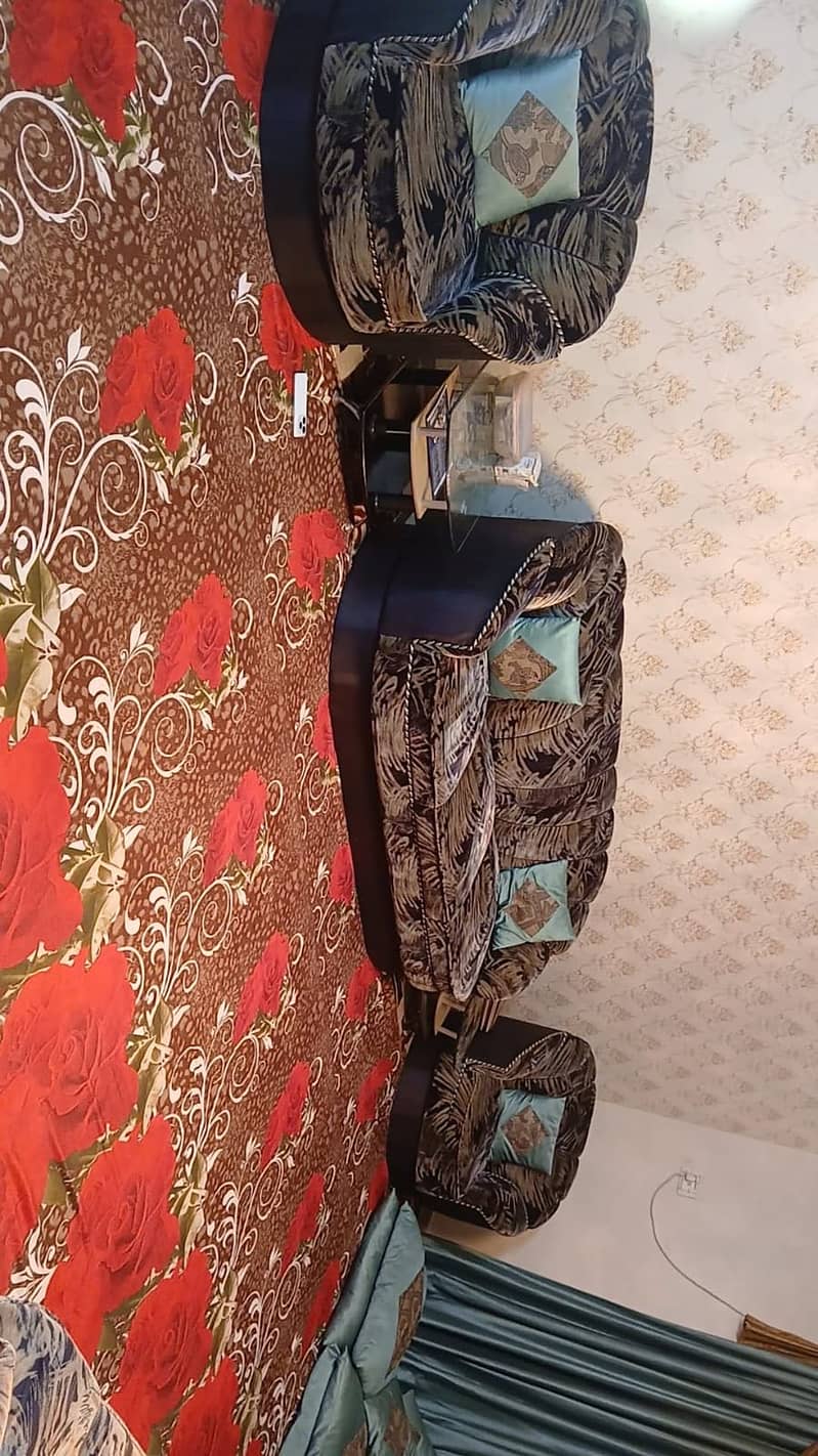 Ten seater sofas nice condition 0