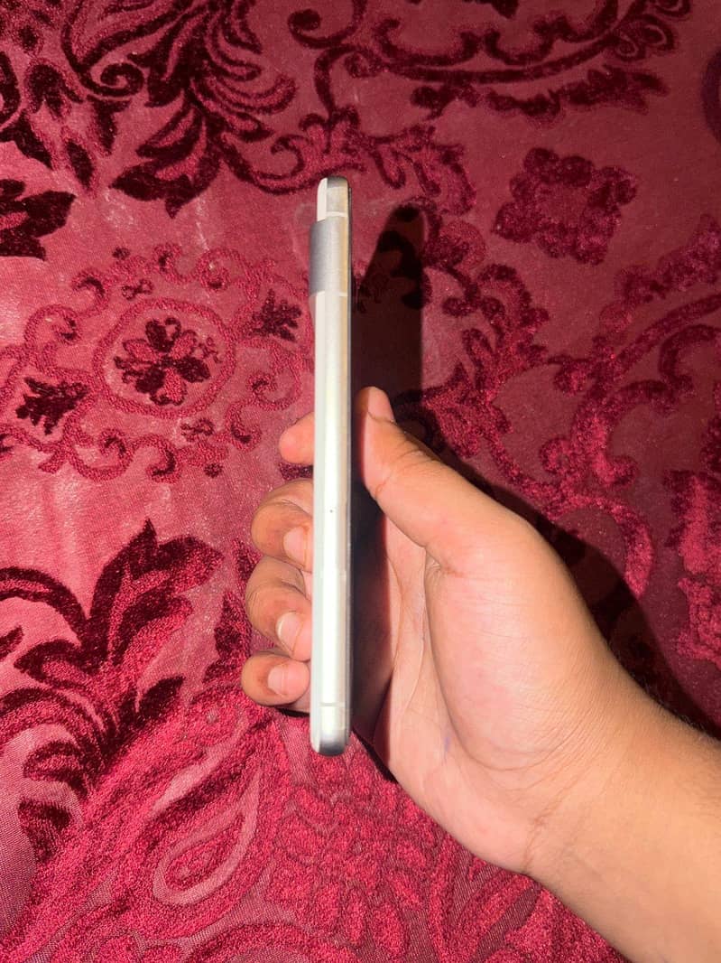 Google Pixel 7 4