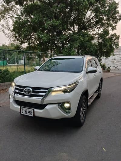 Toyota fortuner sigma 2.8 2021 total genuine paint