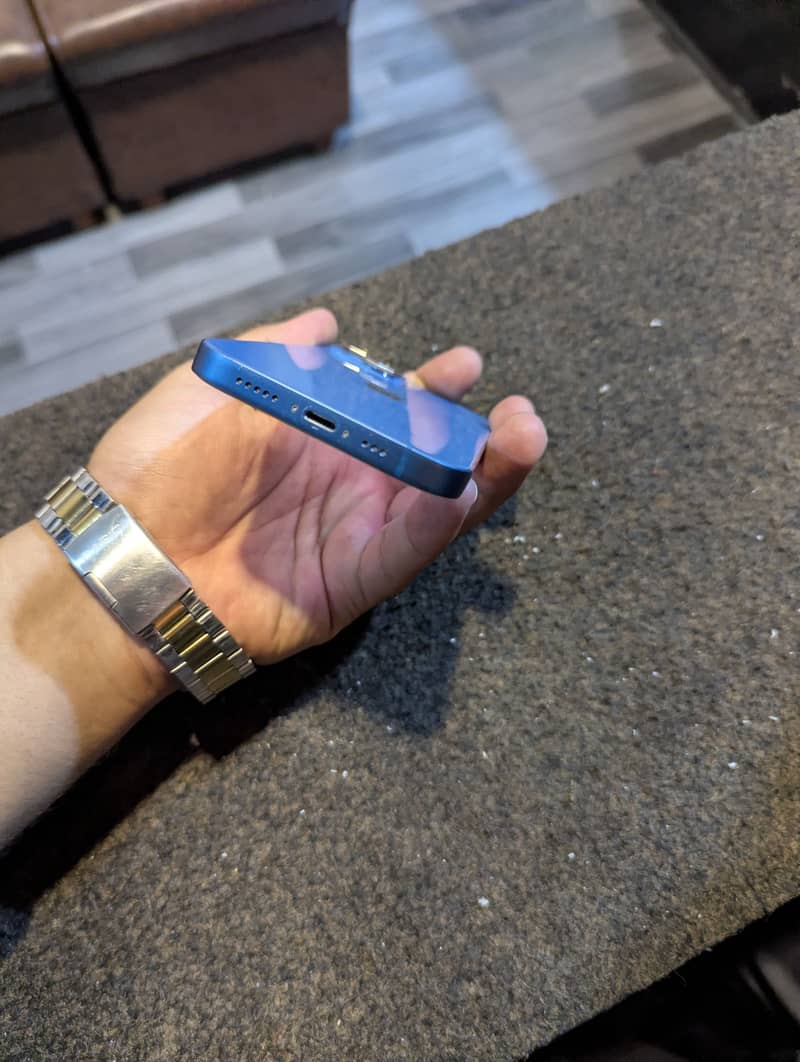 Apple iPhone 13 1