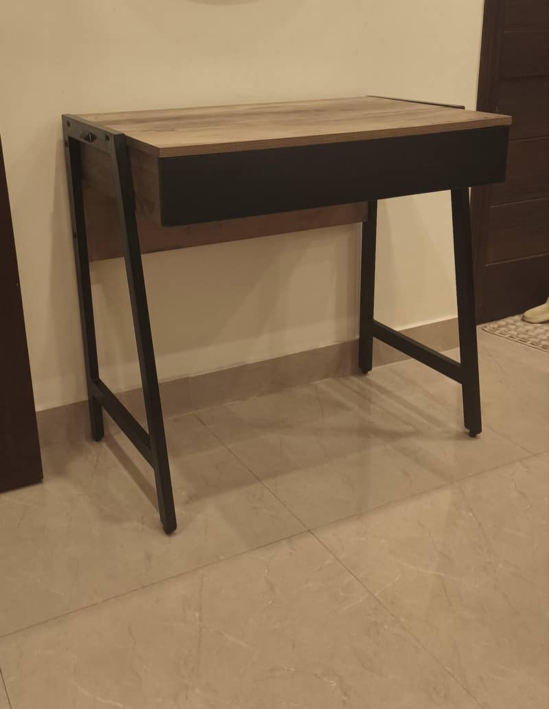 study table 10/10 condition 2