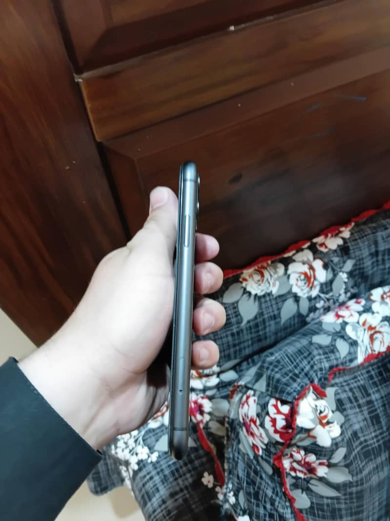 Apple iPhone 11 1