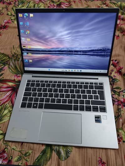 HP Elite book 840 G9