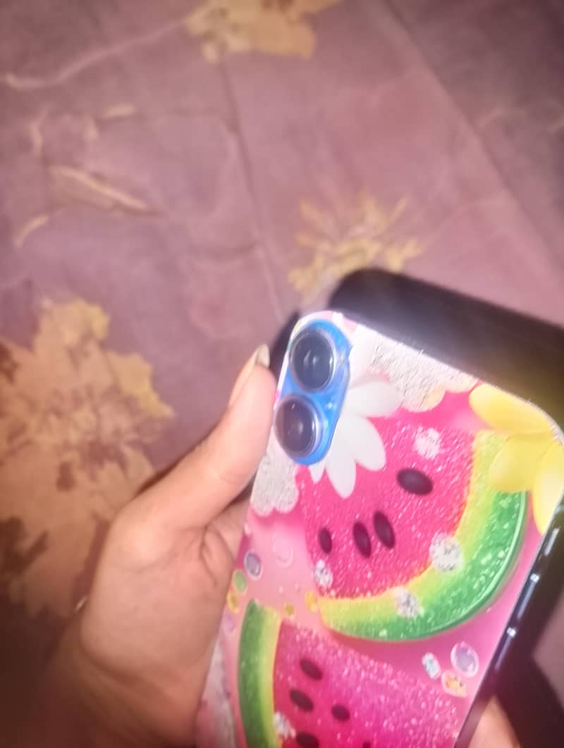 Apple iPhone 16 3