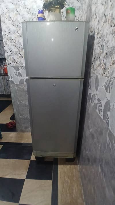 Good Conditioned Large size Refrigerator (Pel)