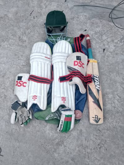 Complete Cricket kit for sale (Good Conditio)