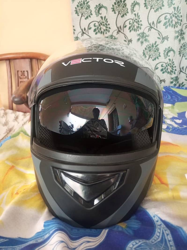VECTOR HILMET 4