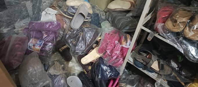 huge quantity of different sliper urgent sale