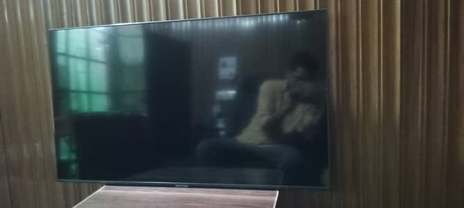 Samsung 43" AU7000 UHD 4K Smart LED TV - Complete Box