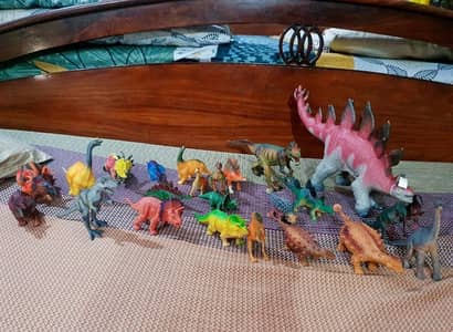 Dinos and Animal Action Figures