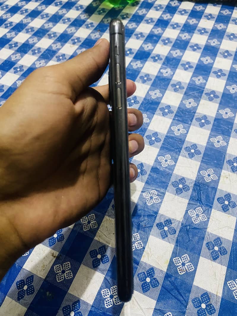 Apple iPhone 11 Pro Max 0