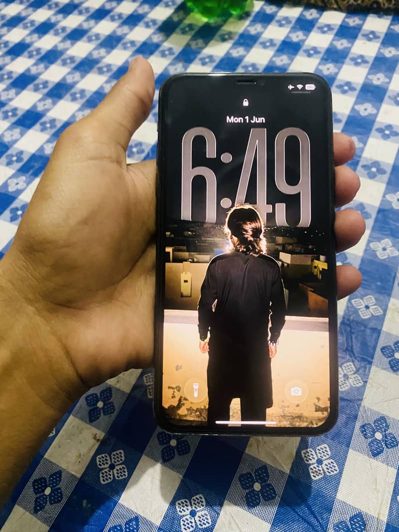 Apple iPhone 11 Pro Max 2
