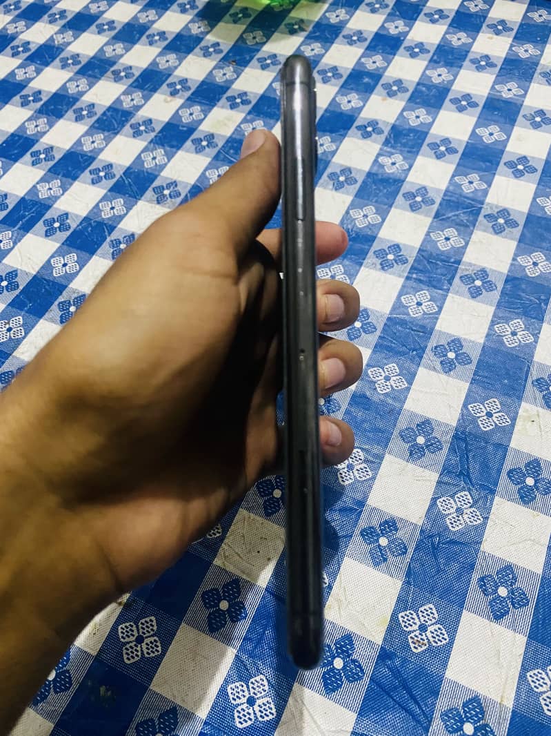 Apple iPhone 11 Pro Max 3