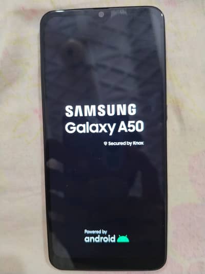 Samsung A50 4/128 only mobile. Saudia arab se laya ta.