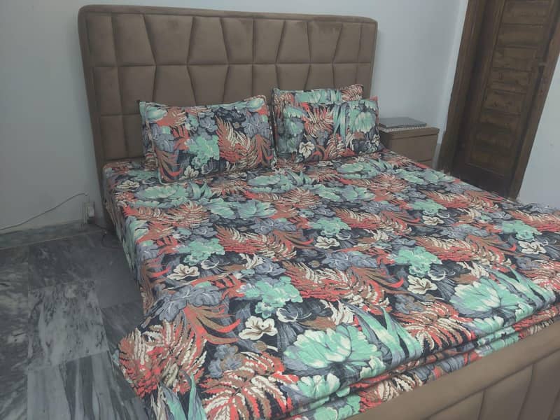 DOUBLE BED, SIDE TABLES & DRESSING 2
