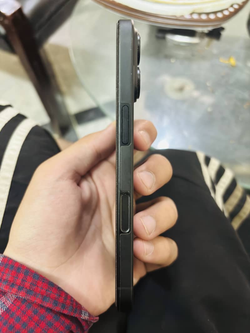 Apple iPhone 16 1