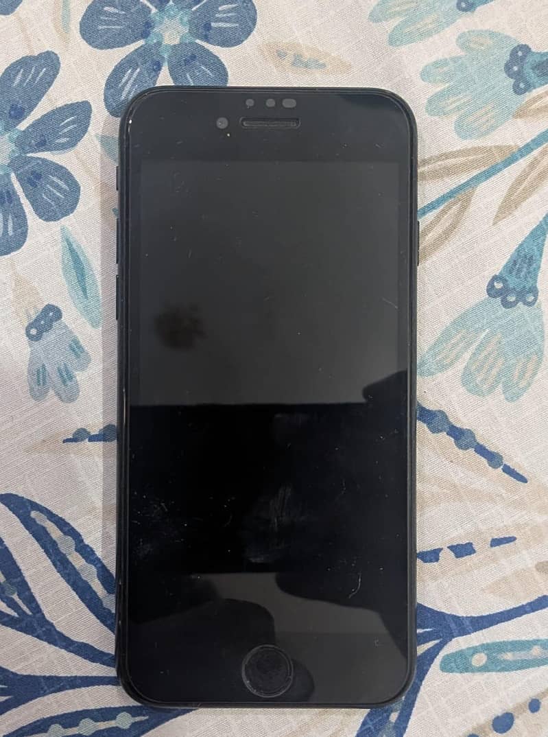 IPhone SE3 0