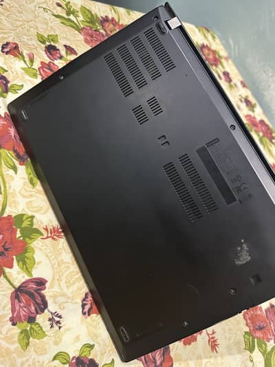 Lenovo T480s i7.8th gen 8gb ram.  256gb ssd touch display FHD display