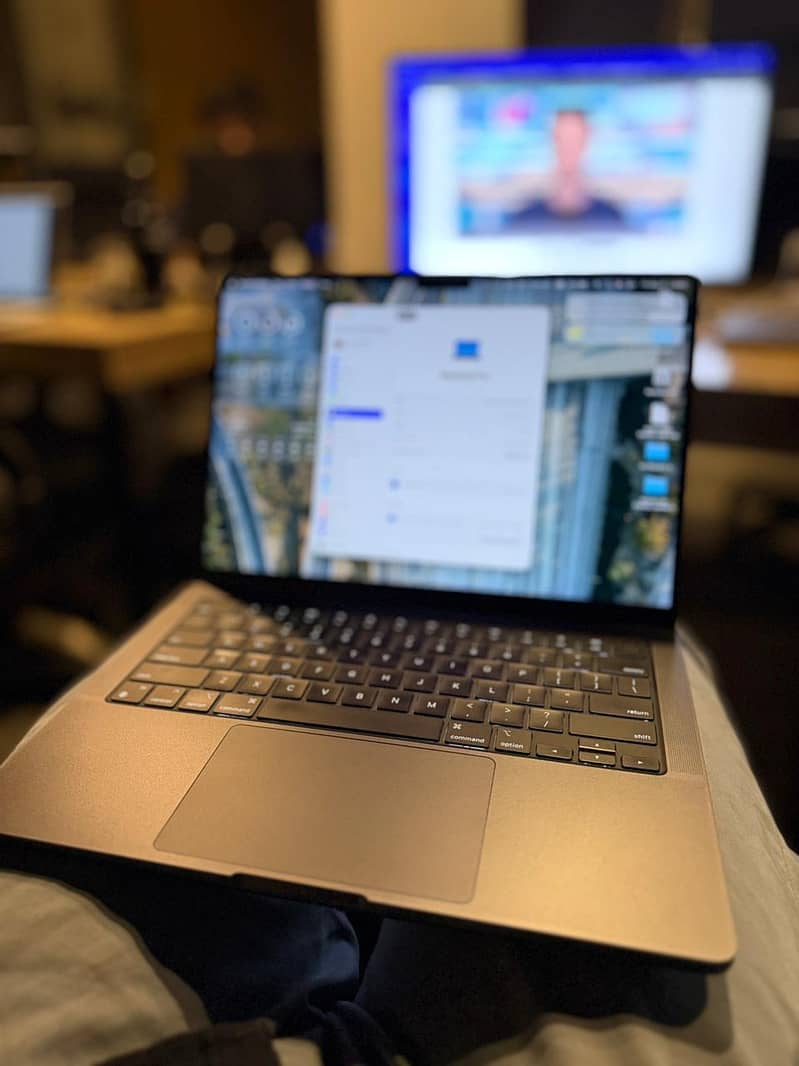 MacBook M3 Pro 2