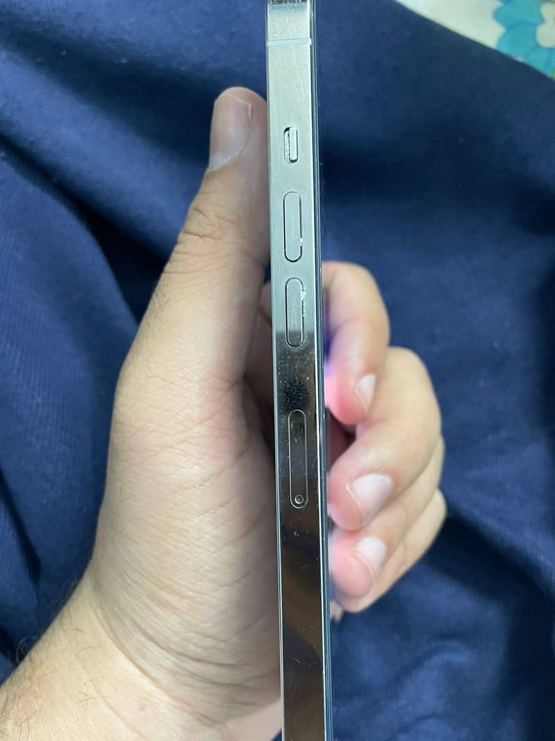 Apple iPhone 13 Pro 3