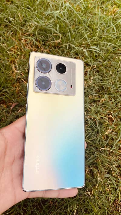 infinix  note 40 lush condition. . neat and clean piece. . read desc
