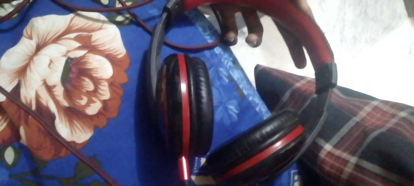 headphone 0