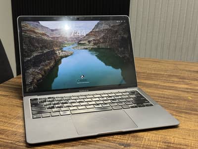 Apple MacBook Air M1 (2020) | 8GB RAM | 256GB SSD