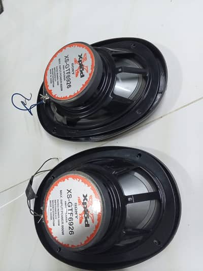 Sony 4 way speakers pair in new condition no repair