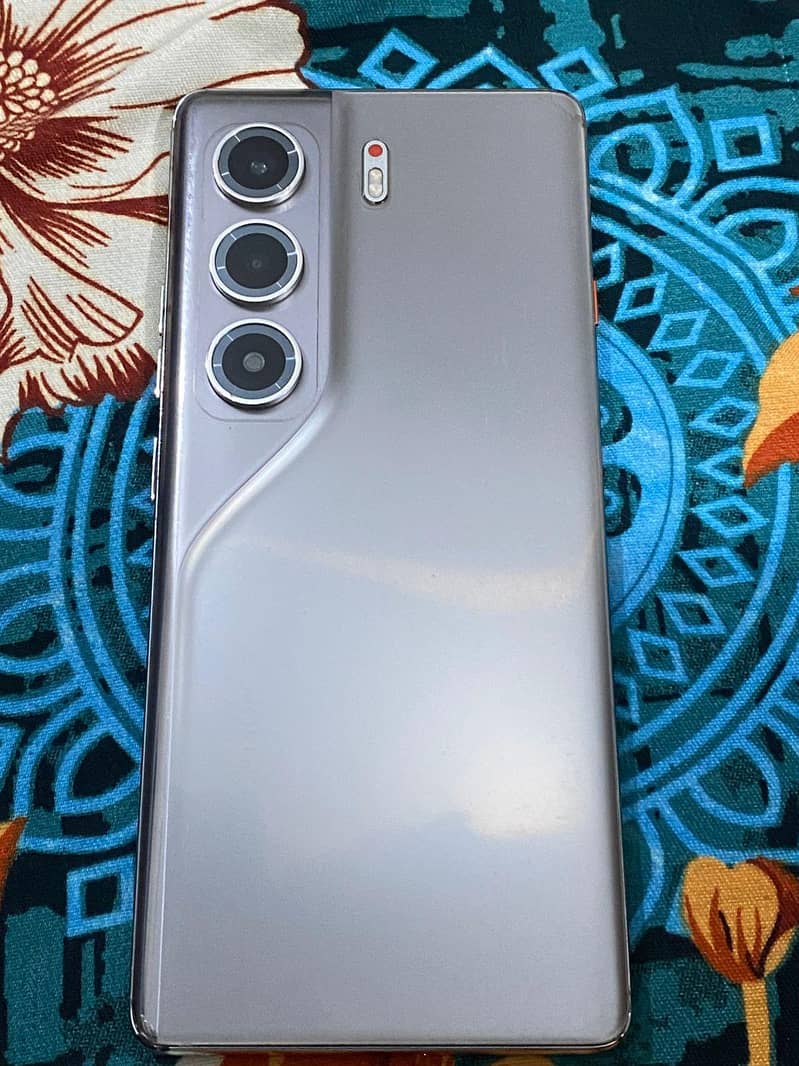 Tecno CAMON 40 Pro 2