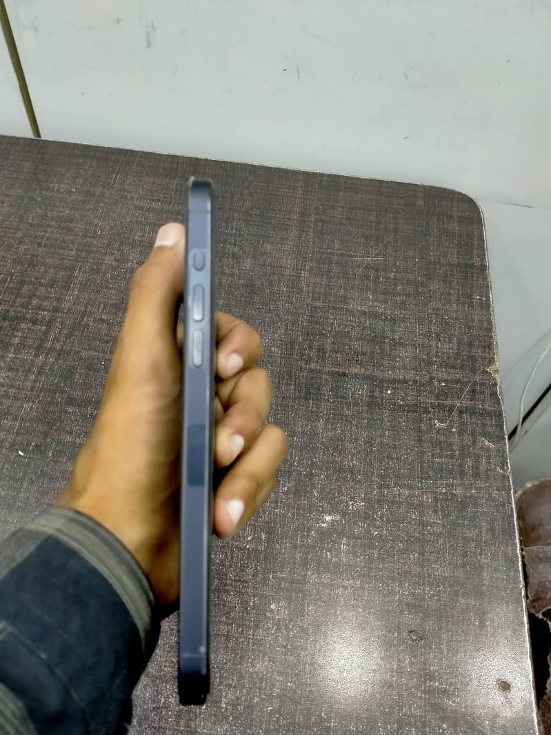 Apple iPhone 15 Pro Max 5