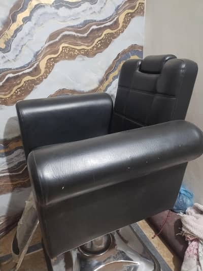 Salon Chair Heavy duty In excellent condition new