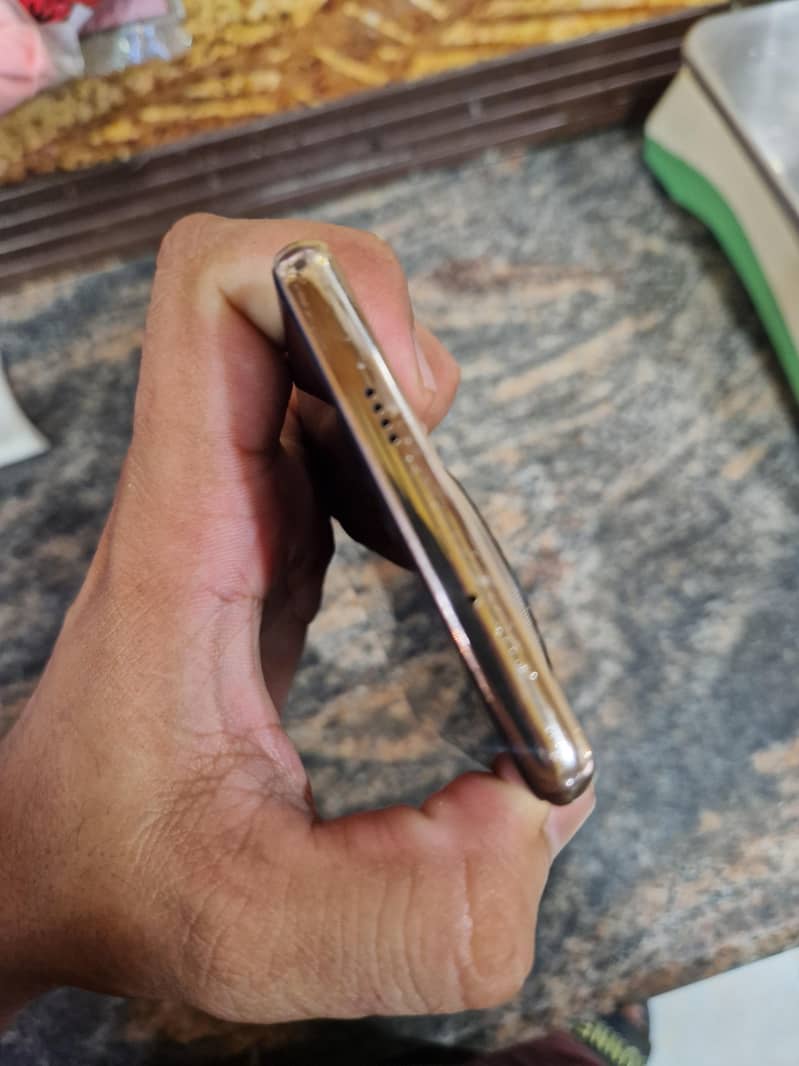 tecon camon 30s 4