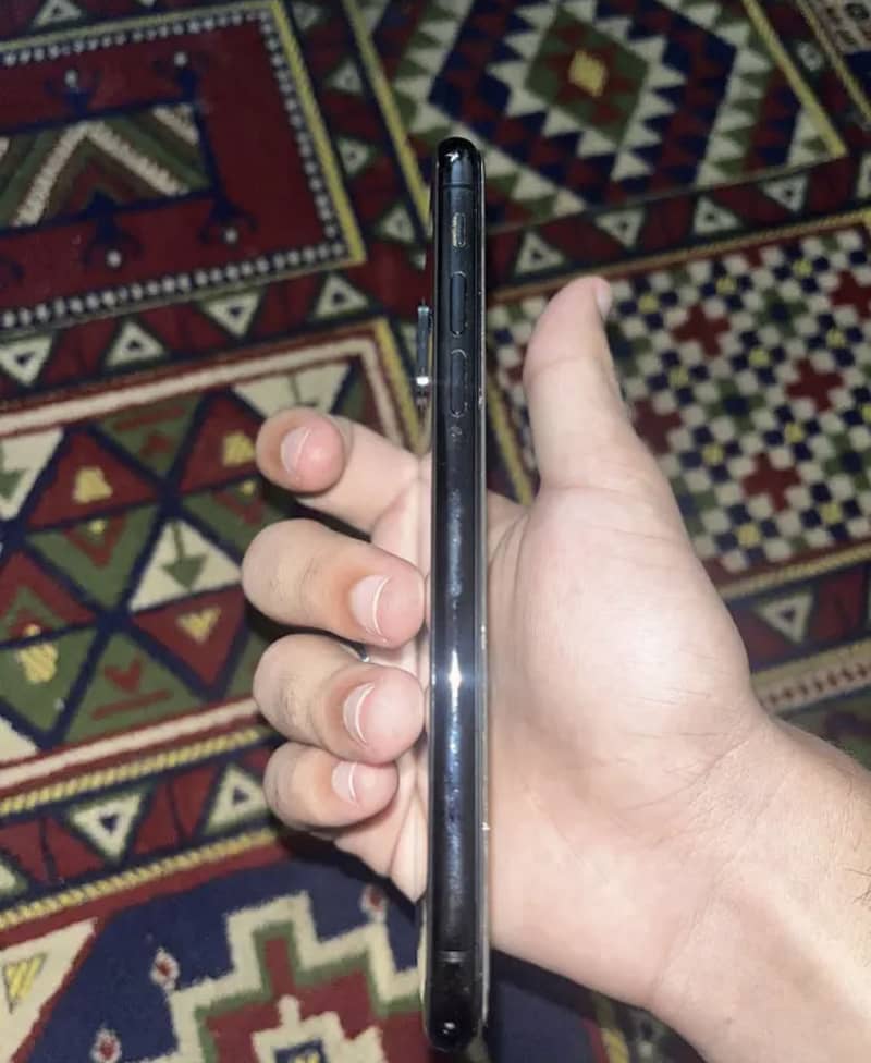 Apple iPhone X 3