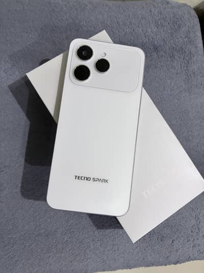 Tecno spark 40